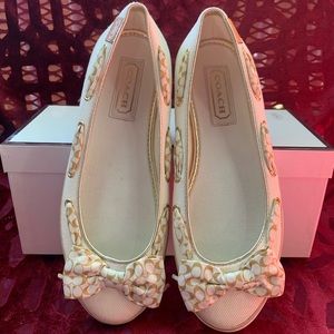 BRAND NEW: Charming COACH Flats!